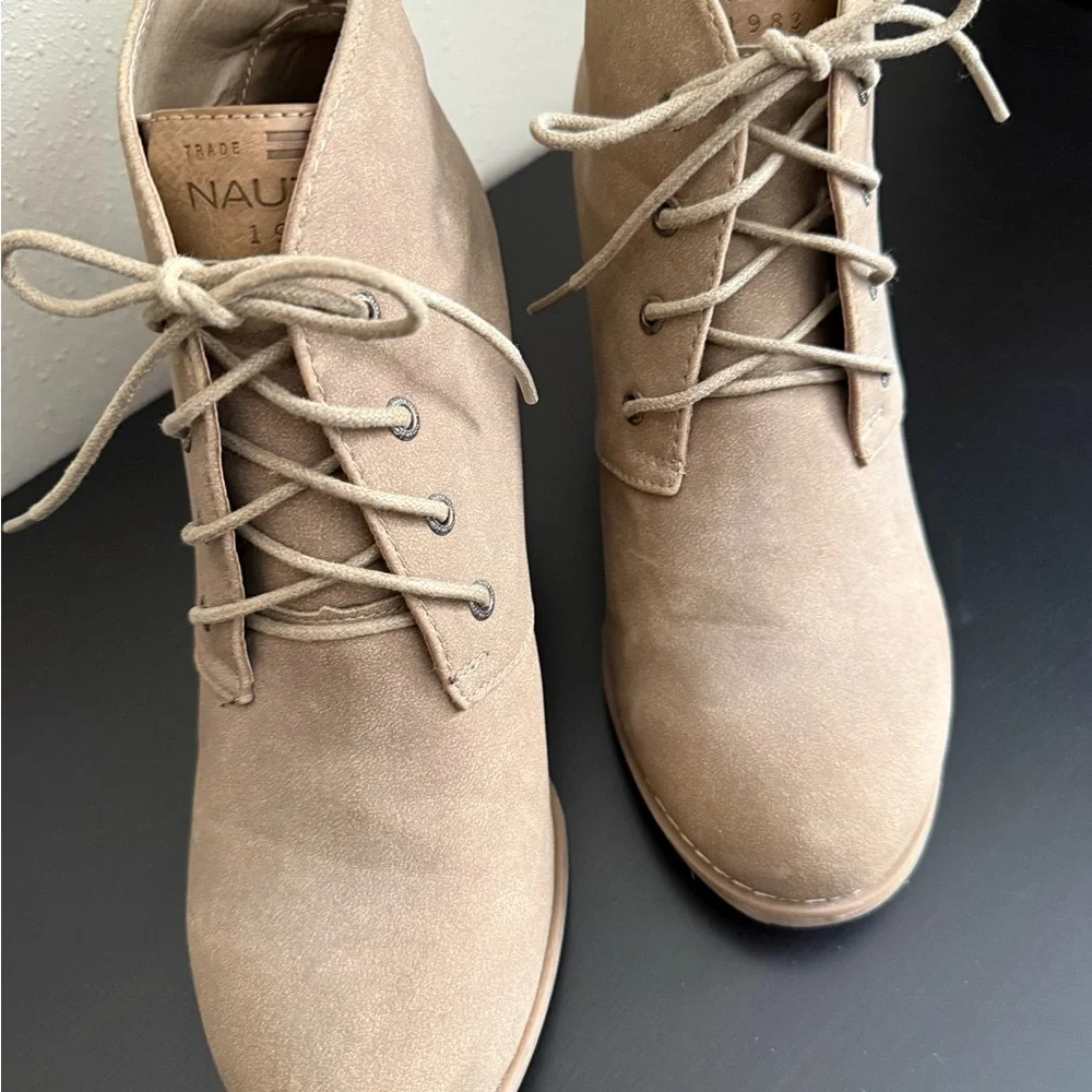 Nautica Tan Lace Up Wedge Ankle Boots Size 10 Textured Faux Suede Look